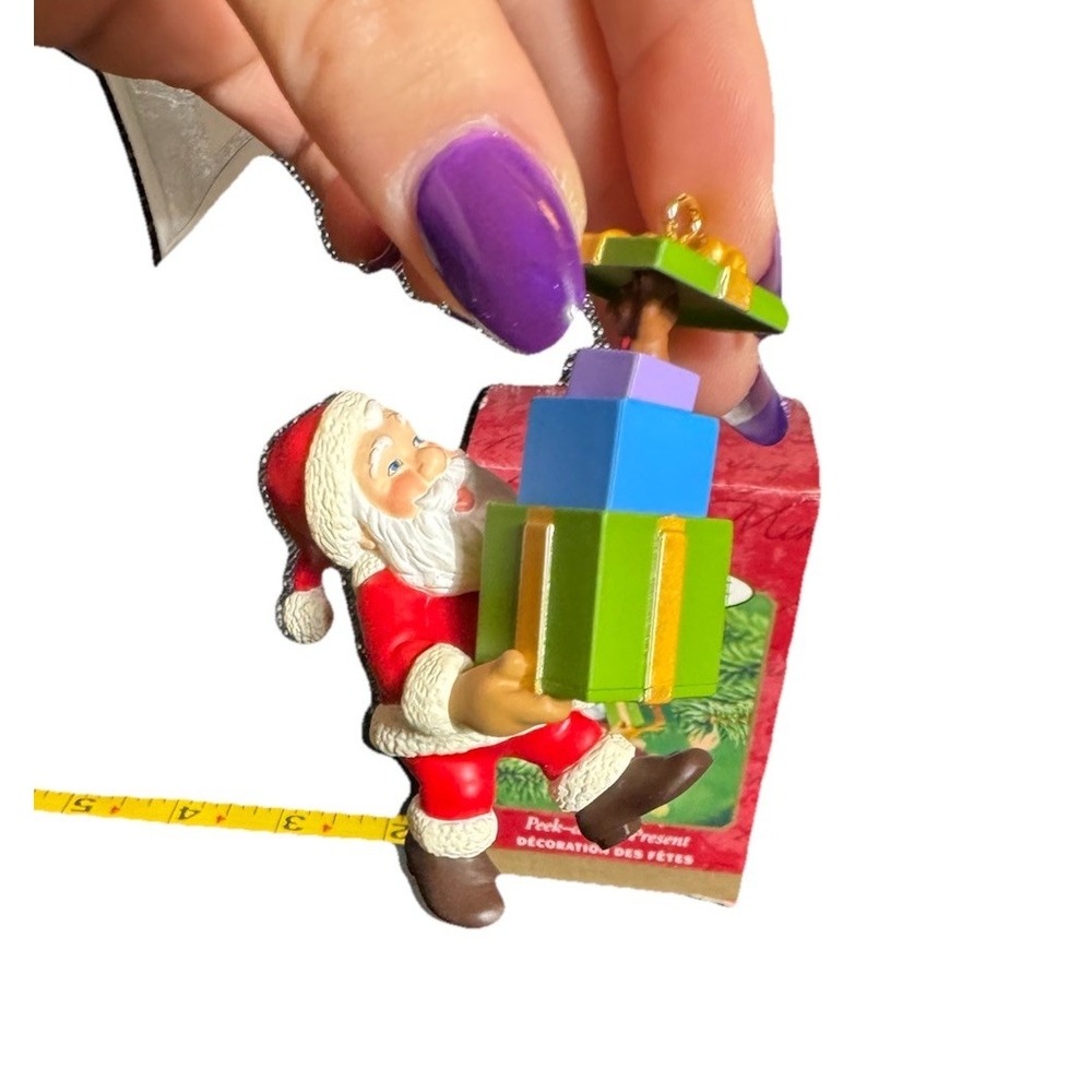 Hallmark Peek-A-Boo Present Keepsake Ornament 2001 Santa